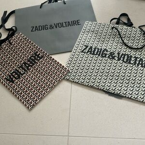 Set of 6 various sizes paper bags.